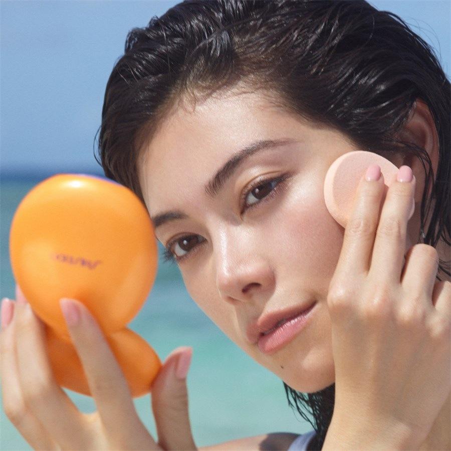 Sonnenmake-up Tanning Compact Foundation SPF 10 von Shiseido Kostenloser Versand