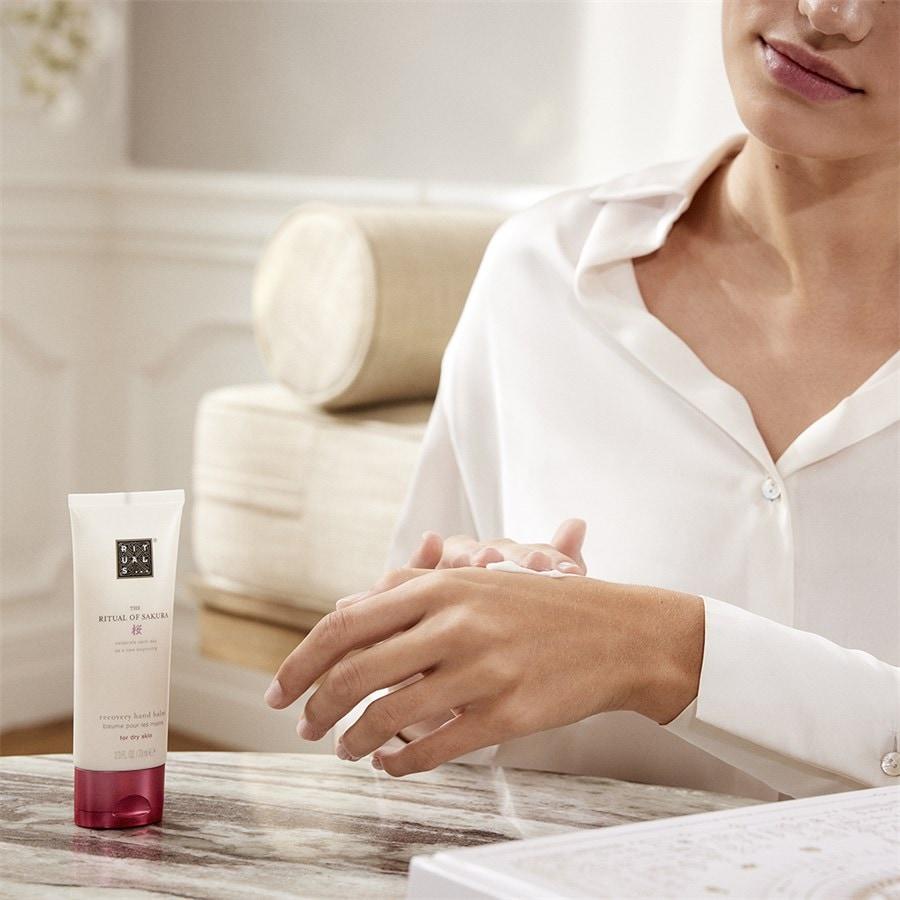 The Ritual Of Sakura Hand Balm von RITUALS 2025