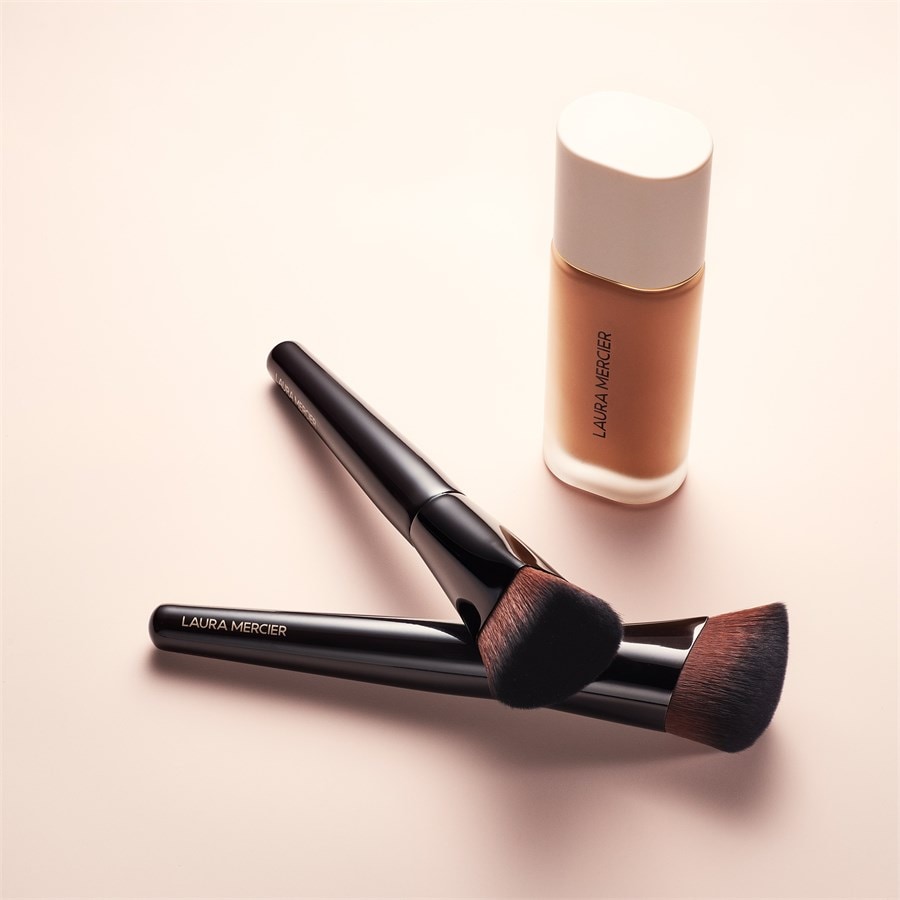 Brushes Real Flawless Foundation Brush von Laura Mercier Online