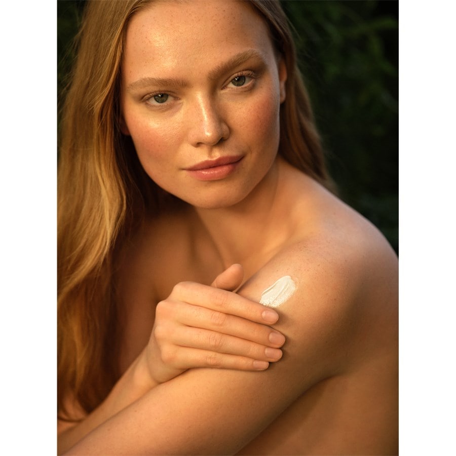Weleda Skin Food Body Lotion Intensiv nährende schnell einziehende Körperlotion Rabatte dieses Monats