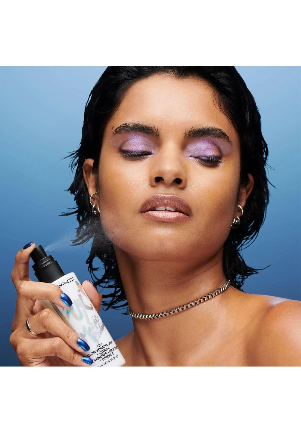 M·A·C MAGIC RADIANCE All-Day Hydrating Spray + Vitamin C Online