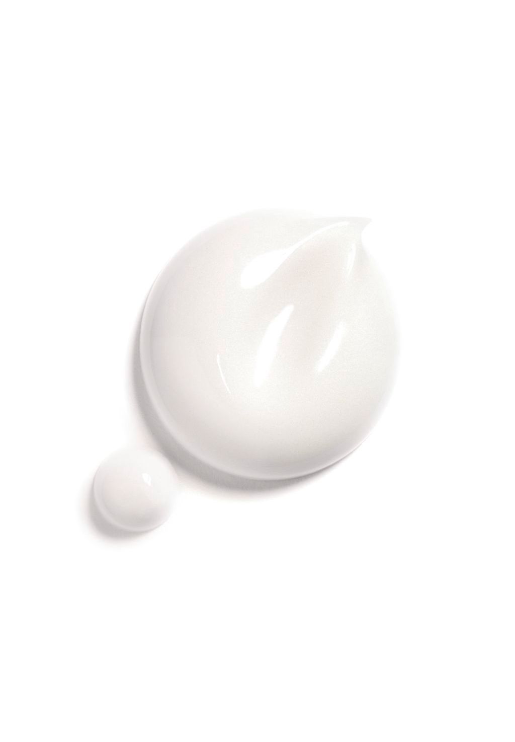 CHANEL HYDRA BEAUTY HYDRATISIERENDES UND LEUCHTKRAFT STEIGERNDES CREME-FLUID Im Verkauf